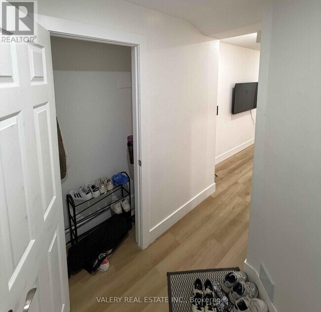 Photo du bâtiment - 1502 Dufferin St