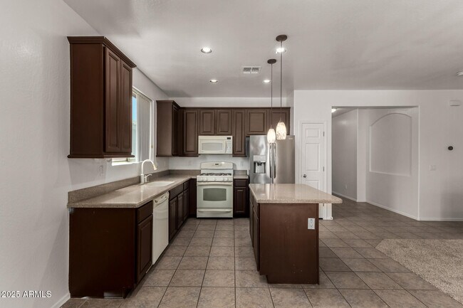 Building Photo - 4211 N 153rd Dr