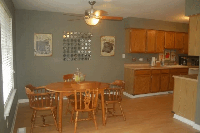 Dining Room - 404 Village Creek Dr