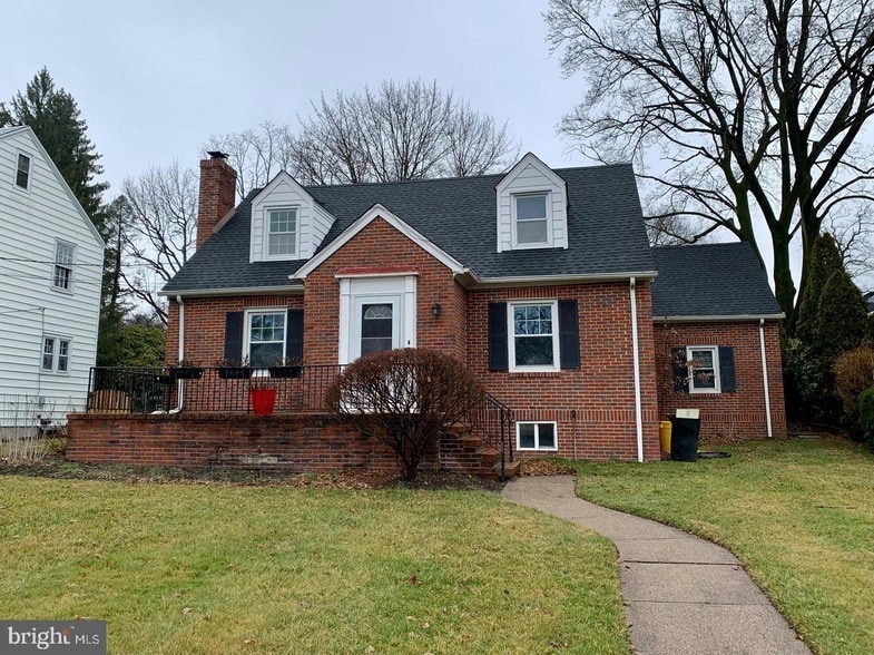Primary Photo - 30 Upper Ferry Rd