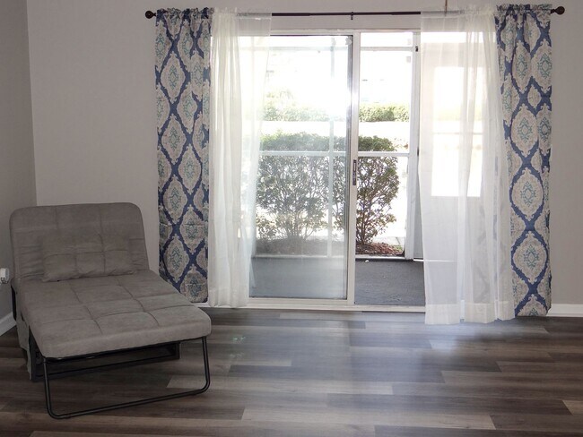 Foto del edificio - Long term ground floor rental