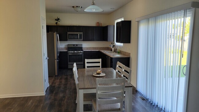 Foto del edificio - 1521 Saddle Ln