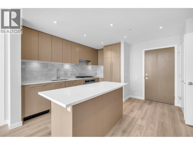 Building Photo - 110 17th Street E