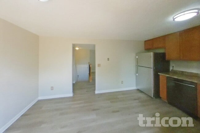 Building Photo - 4540 Monica Dr