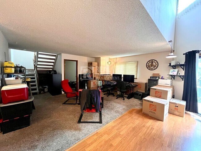 Foto del edificio - 826 Pebblewood Dr