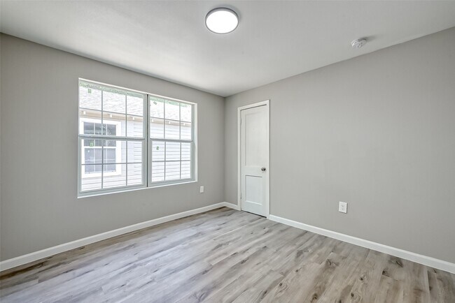 Foto del edificio - 3274 Reeves St