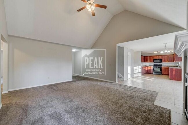 Building Photo - Beautiful Nixa home ready to rent!