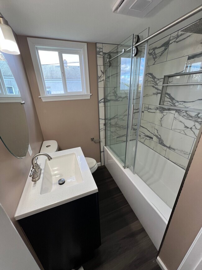 Foto del edificio - 5303 Woodland Rd