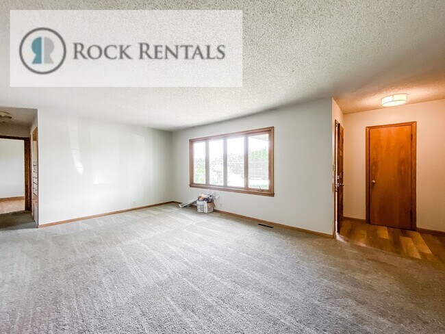 Foto del edificio - 3 Bed 1.5 Bath House in Convenient Location