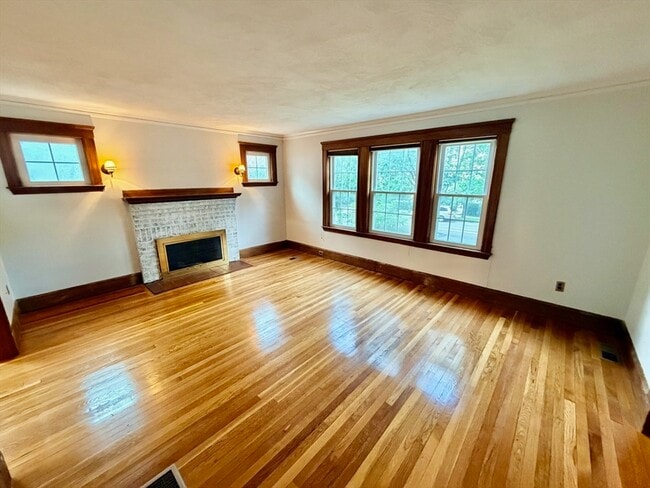 Photo - 216 Tremont St (Newton, MA) Apartment