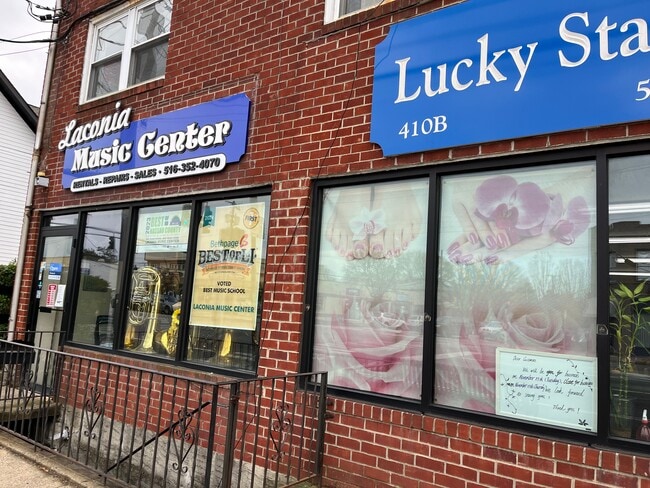 Foto del edificio - 410 Jericho Tpke