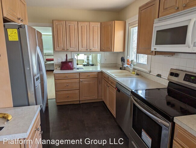 Foto del edificio - 3 br, 3 bath House - 340 Albany Shaker Road