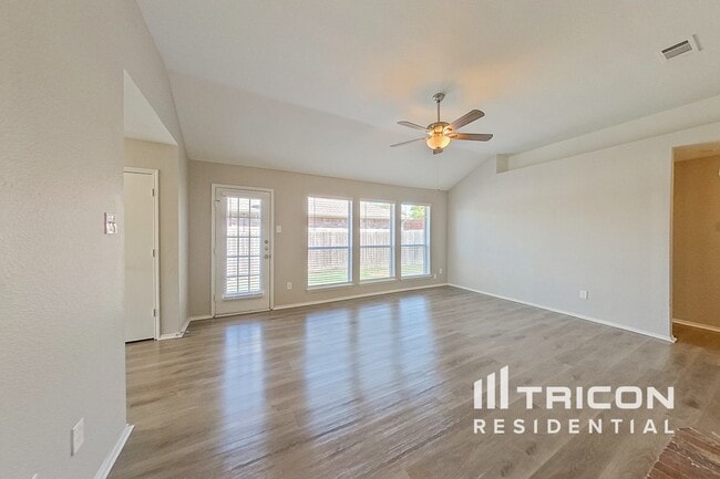 Building Photo - 1402 Misty Meadow Dr