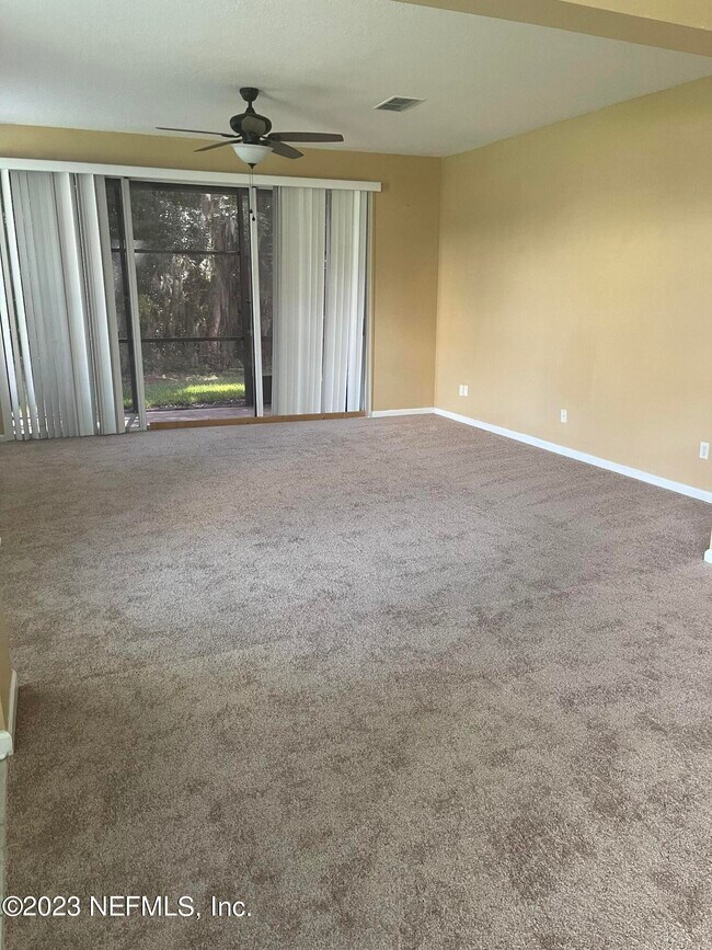 Foto del edificio - 8426 Drayton Park Dr
