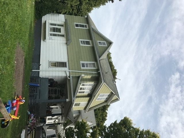 Building Photo - 13 Mayberry St