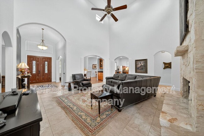 Building Photo - 24915 Estancia Cir