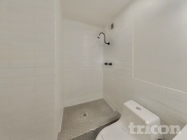 Foto del edificio - 826 W Del Rio St