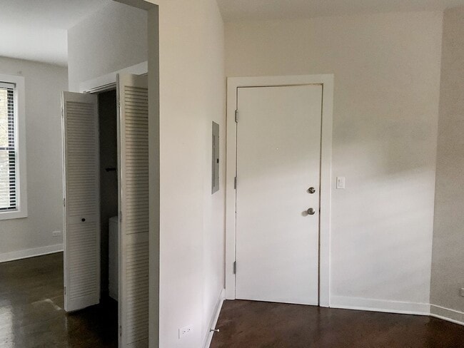 Foto del edificio - 1601 W Belle Plaine Ave