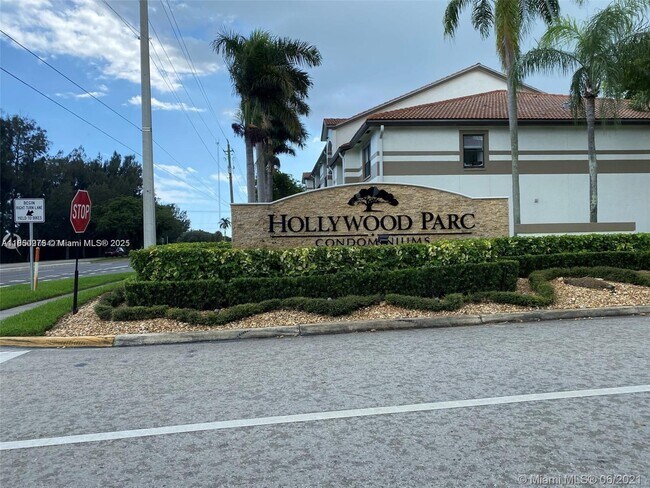 Foto del edificio - 520 S Park Rd