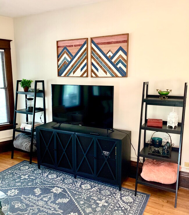 Foto del edificio - Griggs Duplex