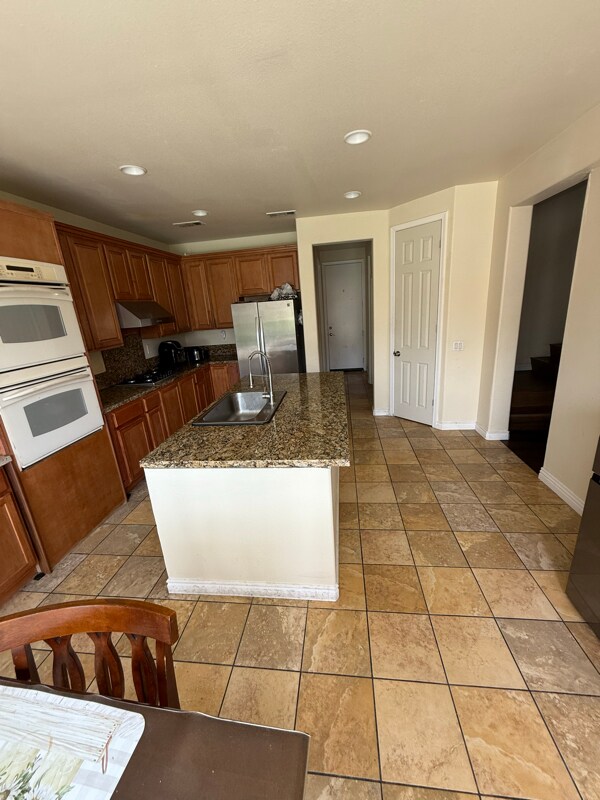 Foto del edificio - 13744 Dellbrook St