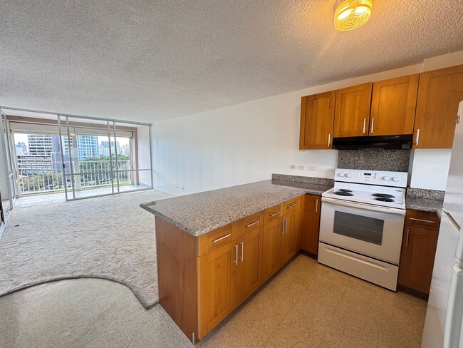 Building Photo - Breezy and Spacious 2 bedroom, 1.5 bathroo...