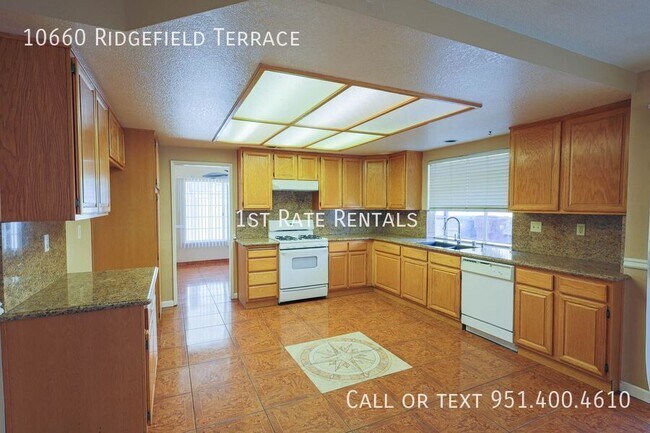 Foto del edificio - 10660 Ridgefield Terrace