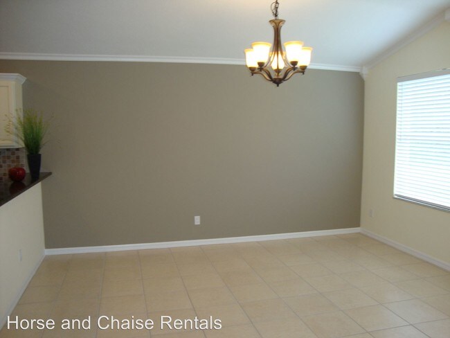 Building Photo - 272 Fareham Dr