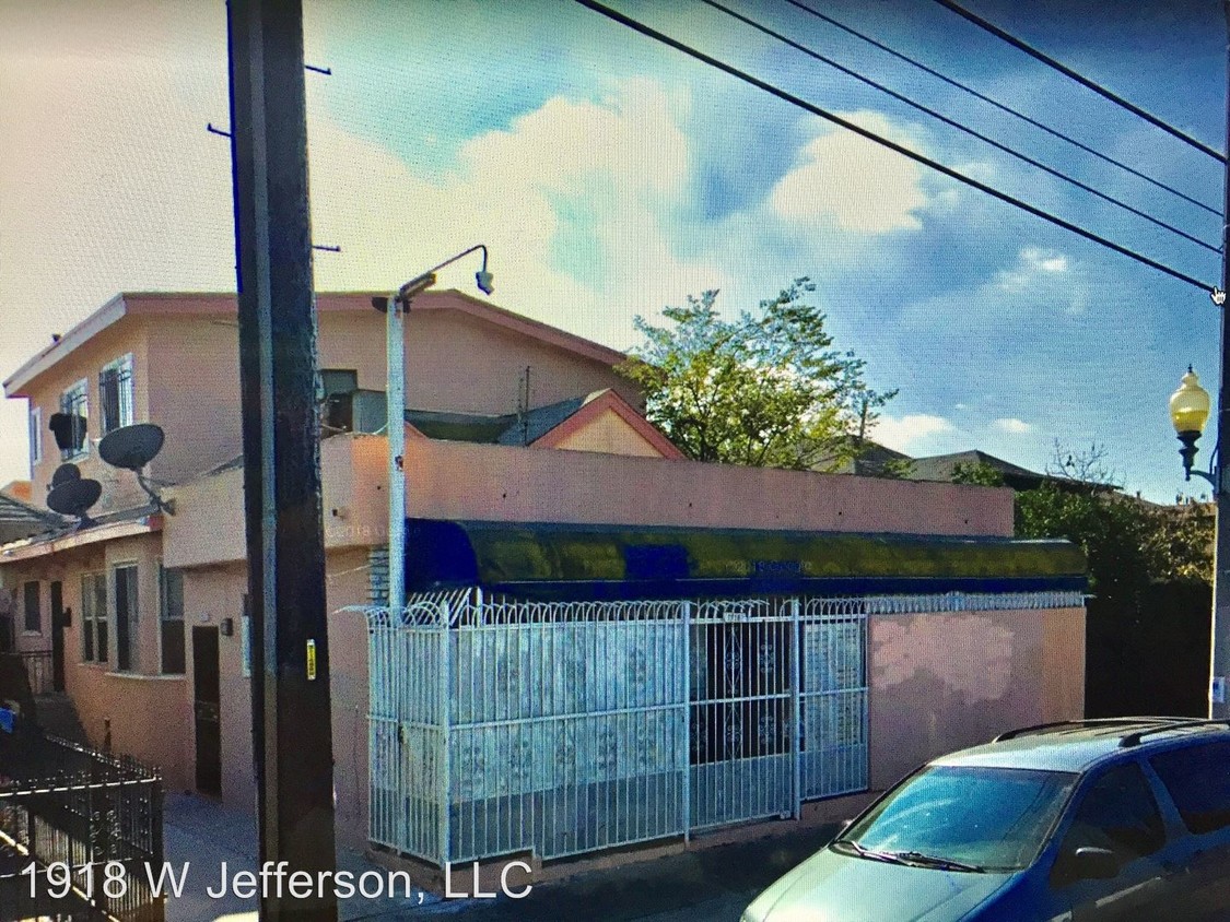 Primary Photo - 1920 3/4-1920 W Jefferson Blvd