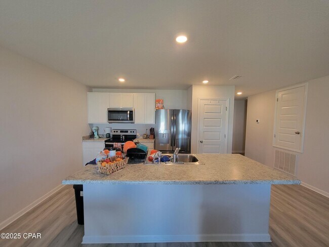 Building Photo - 6417 Bellavia Ln