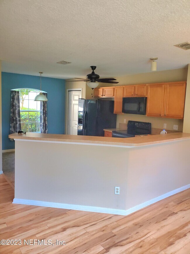 Foto del edificio - 1625 Vineland Cir