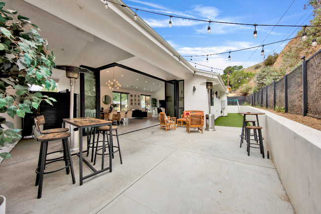 Foto del edificio - 7824 Shadyspring Dr