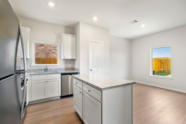 Building Photo - 412 Polly Grv Dr
