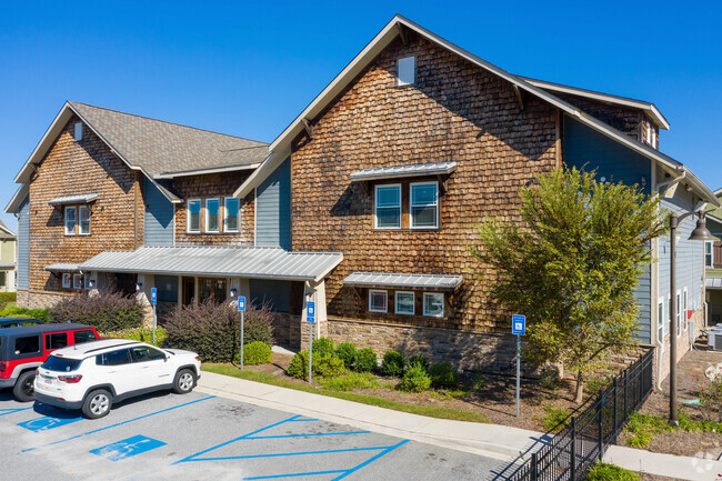 Clubhouse - Cottage Row Student Living