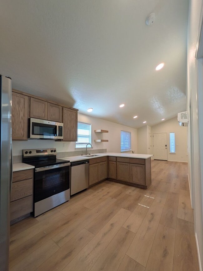 Building Photo - Single Level Home in New SunRidge Community