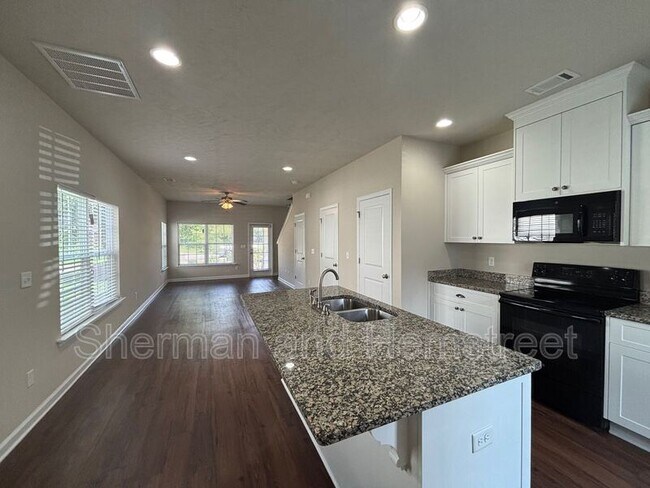 Foto del edificio - 404 Joiner Cir