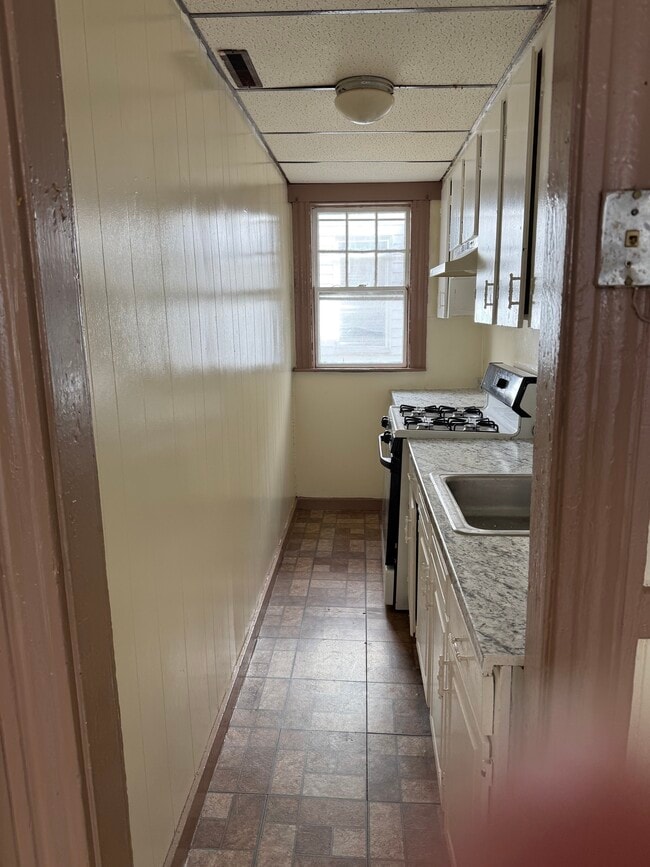 Building Photo - 47 Juniper St