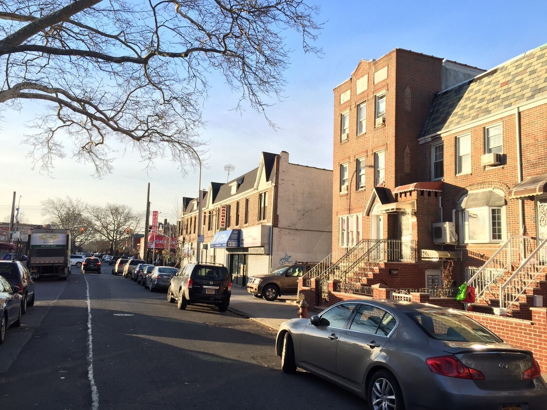 Building Photo - 2078 E 28th St