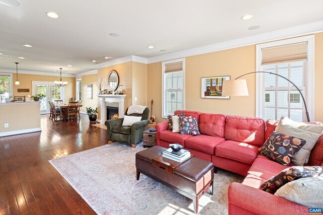 Foto del edificio - 545 Summerford Ln
