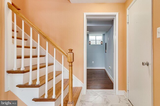Foto del edificio - 7013 Bradley Cir