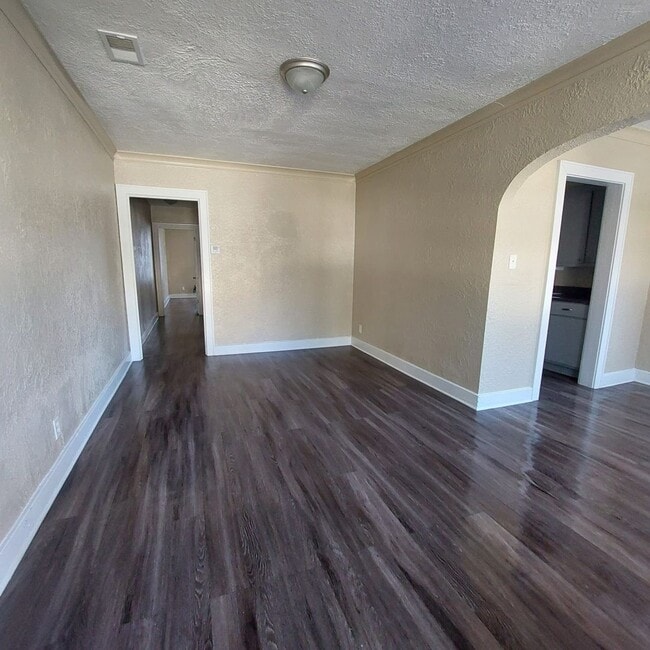 Photo - 929 Maple Dr Townhome