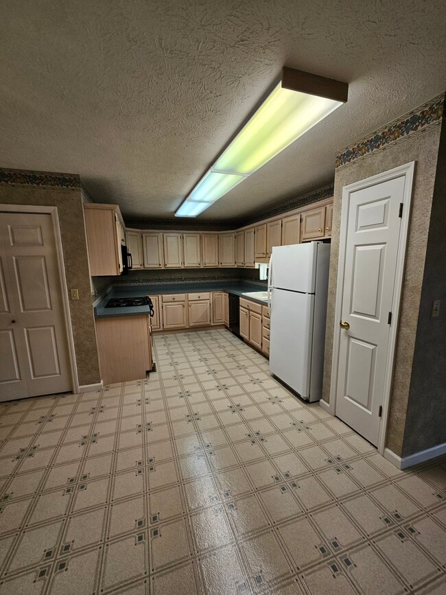 Building Photo - 39 Torchwood Ln