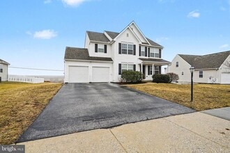 Building Photo - 27 E Imperial Dr