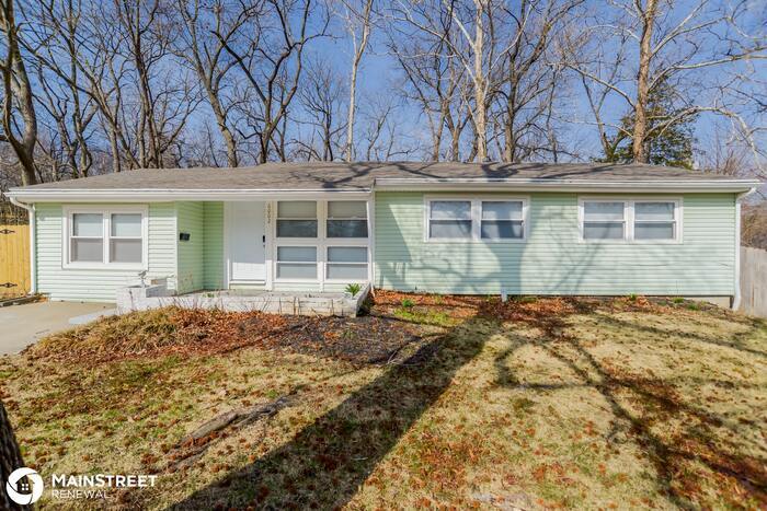 Primary Photo - 6002 N VIRGINIA AVE, GLADSTONE, MO 64118
