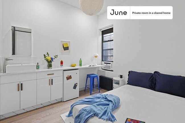 Room in Shared 3 bed/3 bath home - Room in Shared 3 bed/3 bath home