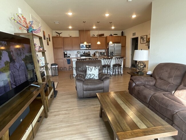 Building Photo - Beautiful Newer Condo in Briargate Area