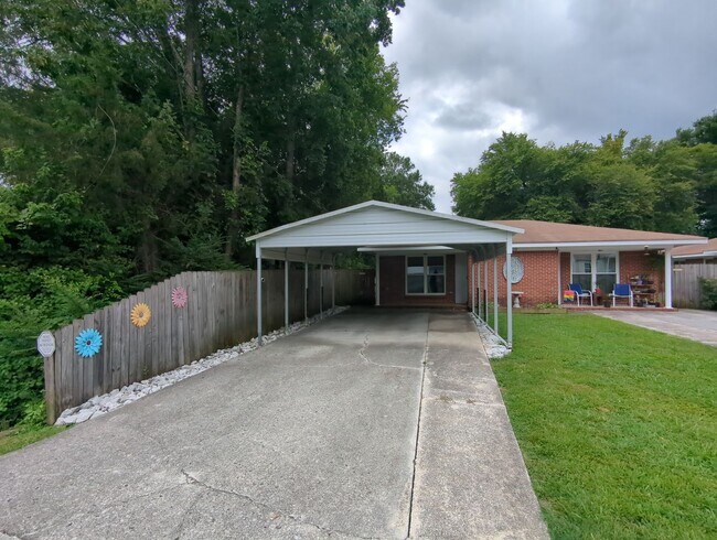 Foto del edificio - 4222 Ealy Rd