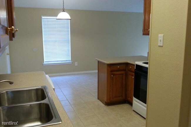 Building Photo - 609 S Walnut Creek Dr