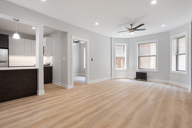 Foto del edificio - 7512 N Eastlake Terrace