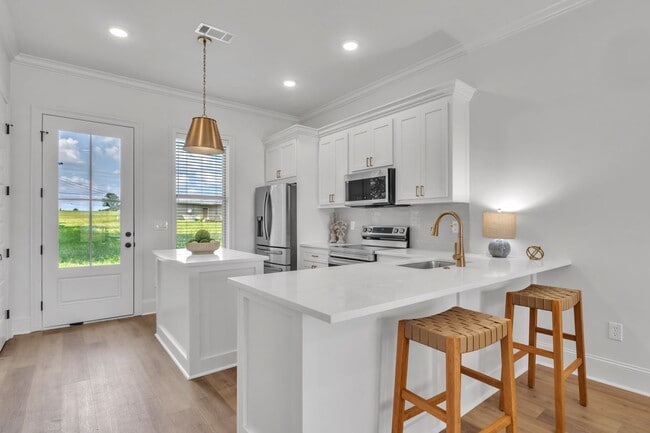 Building Photo - 96 Breezeway Cove